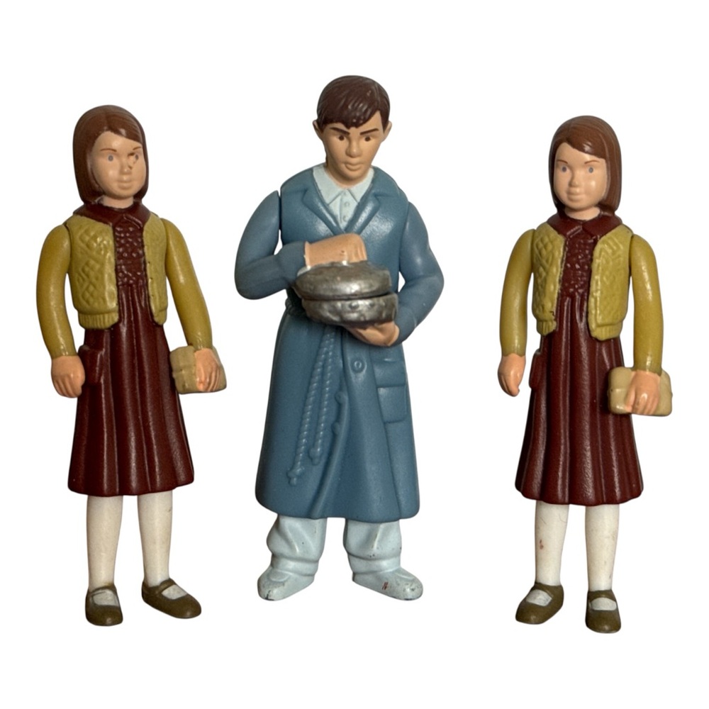 Chronicles of Narnia Collectible Figures – Lucy & Edmund Pevensie 3.4” ✨